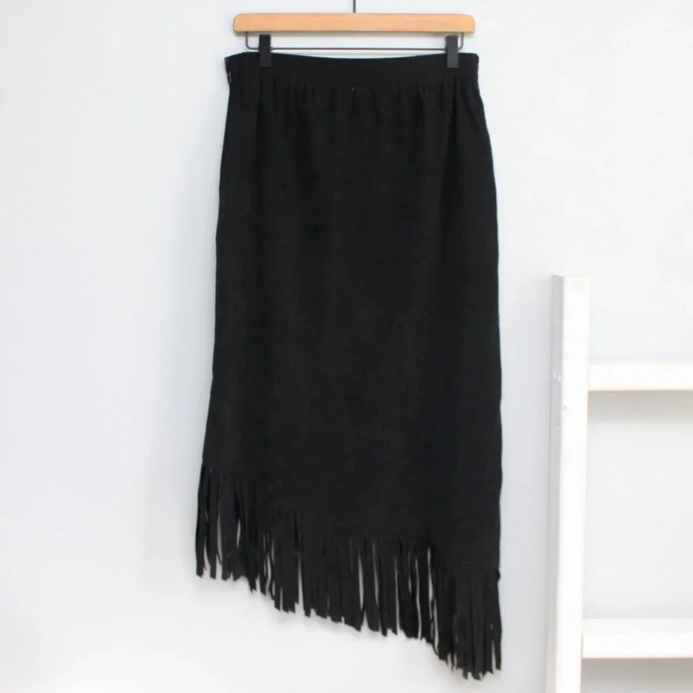 Denim & Co VTG Black Faux Suede Asymmetrical Fringe Hem Midi Skirt Size Medium - Picture 2 of 4